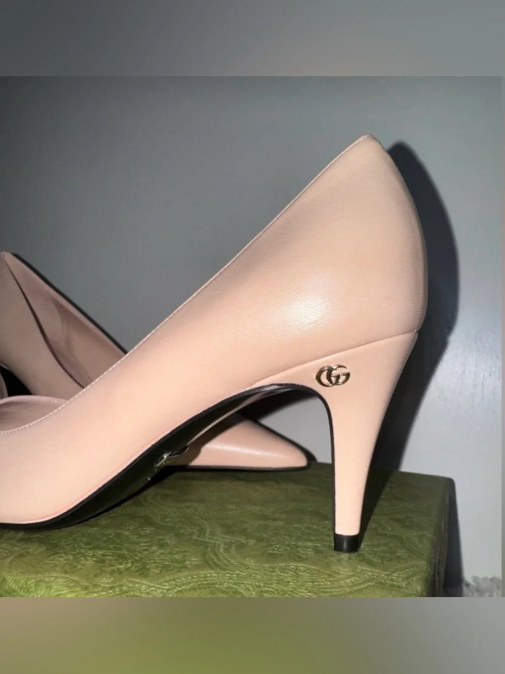 Gucci Leather Pointed Toe Double G Mid-Heel Slip On Pump Women’s Size 6 - Picture 4 of 10